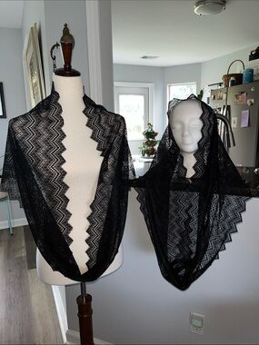 Elegant Infinity Lace Mantilla Veil - Shoulder Scarf